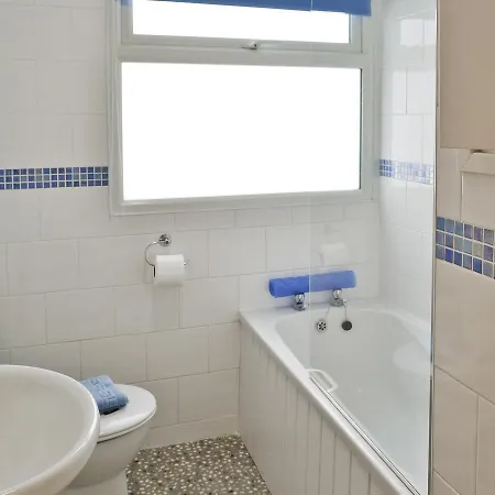 Whelk Cabin- 25062 בית נופש *